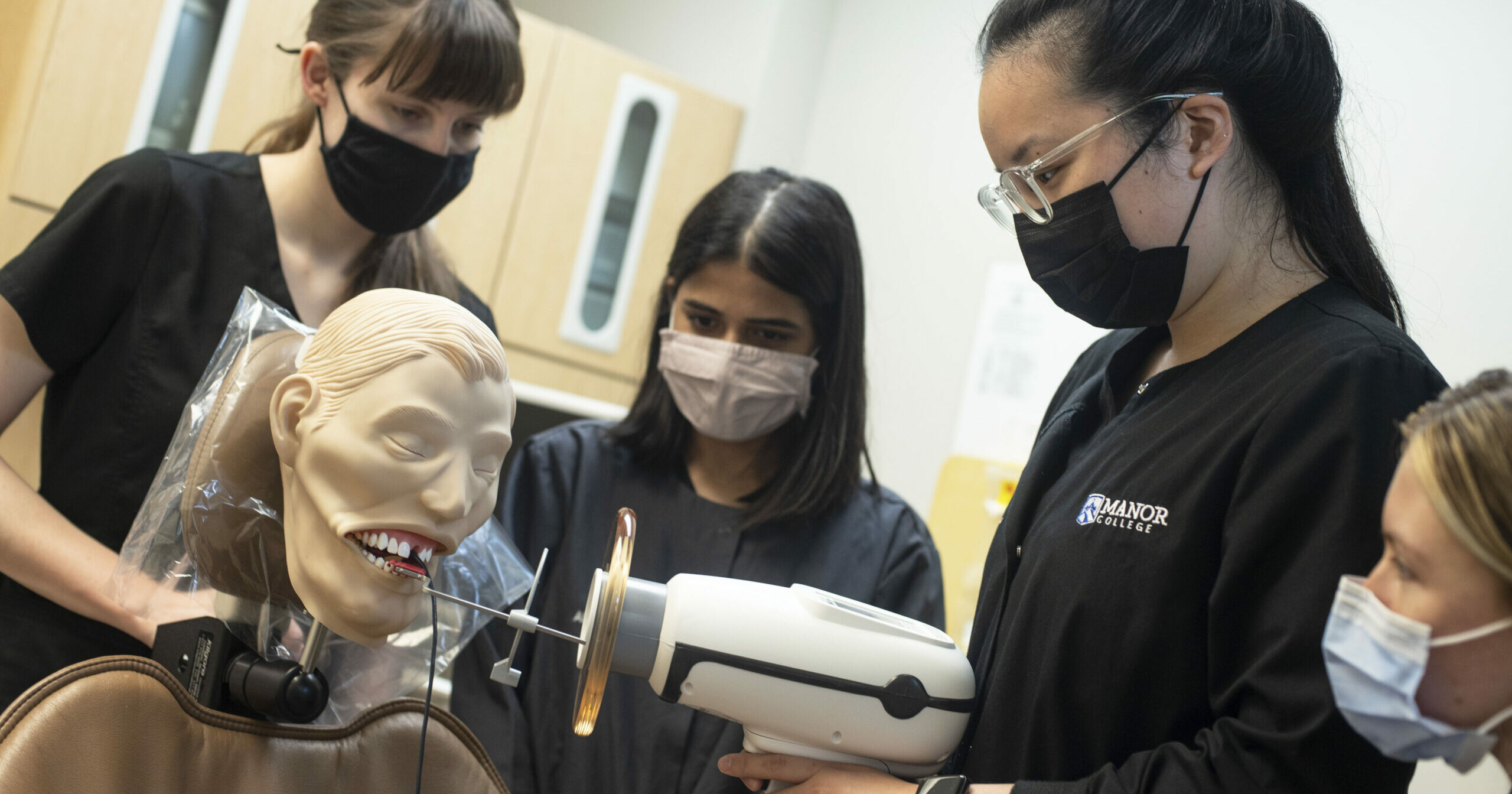 Manor College EFDA Program Achieves 100 Pass Rate on RHS Exam Manor